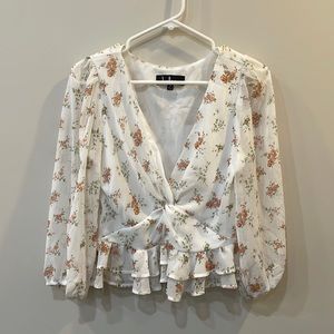 Lulu’s Floral Blouse size M